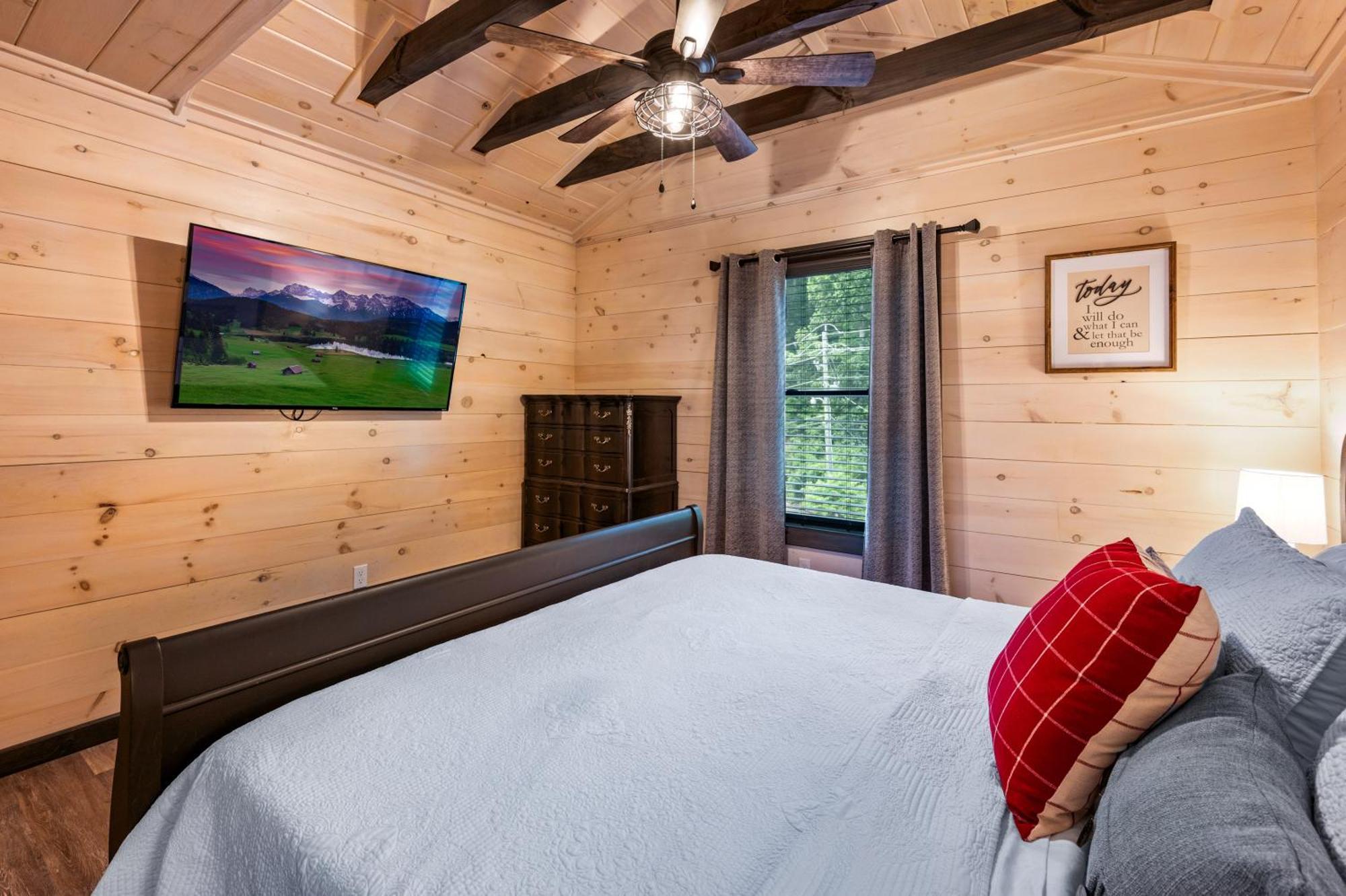 Lil Cabin In The Cove! Mtn Views, Theater, Hot Tub, Games, King Beds, Prime Location! เซอเวียร์วีล ภายนอก รูปภาพ